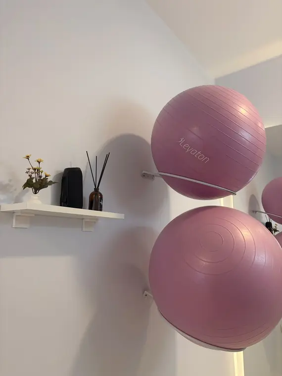 Duvara asılı pilates topları